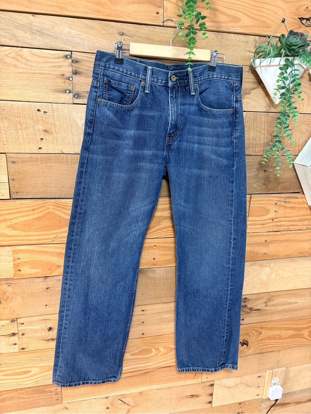 Levi's Men's Straight Jeans in Medium Blue Wash